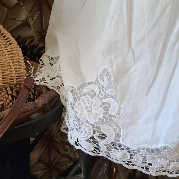 SUMMER BEAUTIFUL WHITE LACE MINI STRAPLESS 3 DRESS - Picture 4 of 16